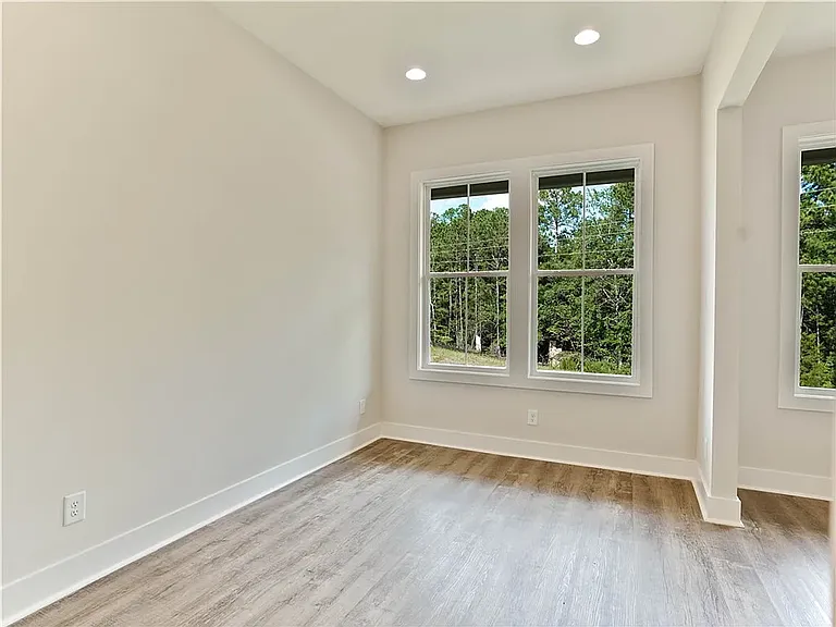 606 Cameron Ct — Photo 5