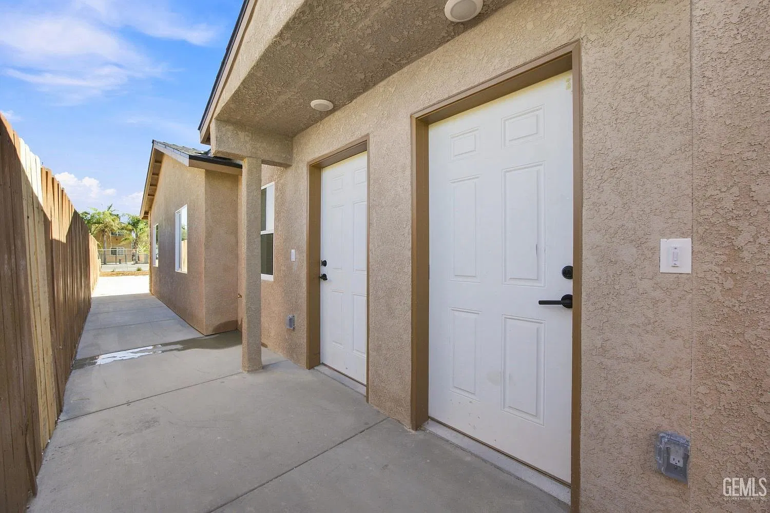 1619 Lincoln St — Photo 4