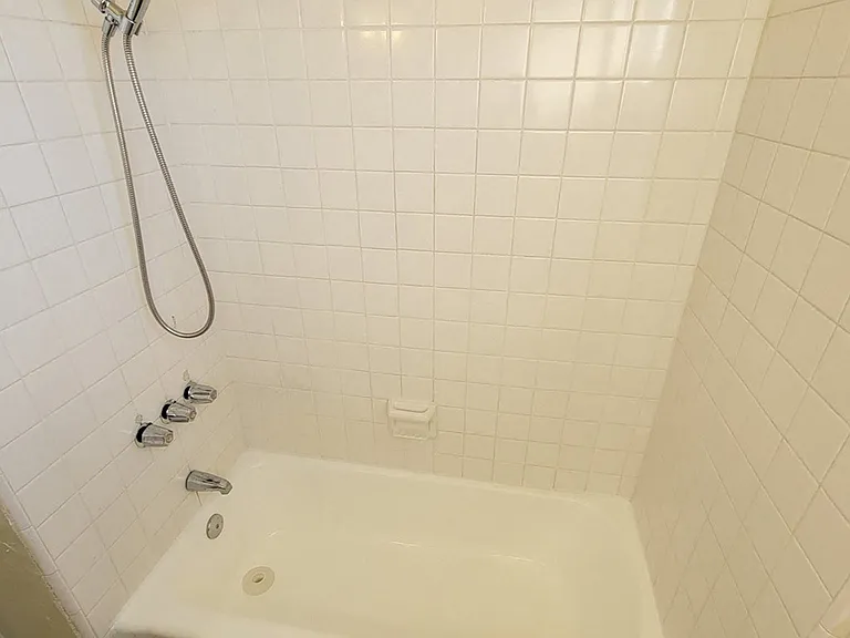 13921 Normandie Ave. — Photo 7