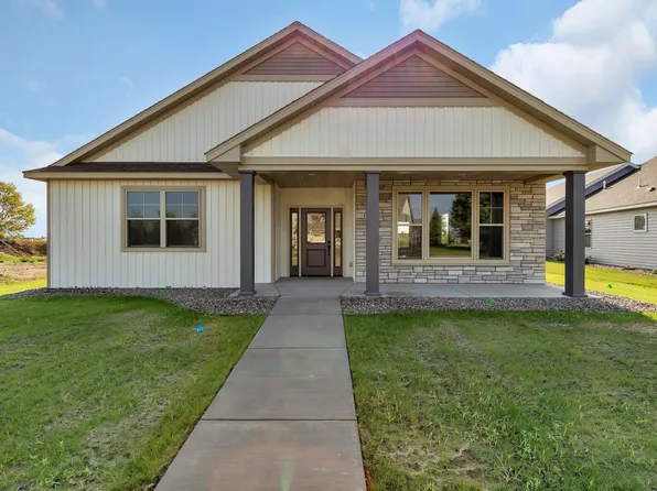 1904 Sandstone Loop S, Sartell, MN 56377