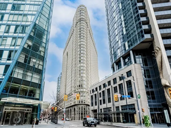 25 The Esplanade Ave #1107, Toronto, ON M5E 1W5