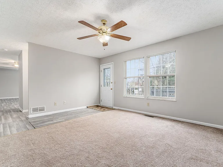 260 Timber Ridge Dr E — Photo 16