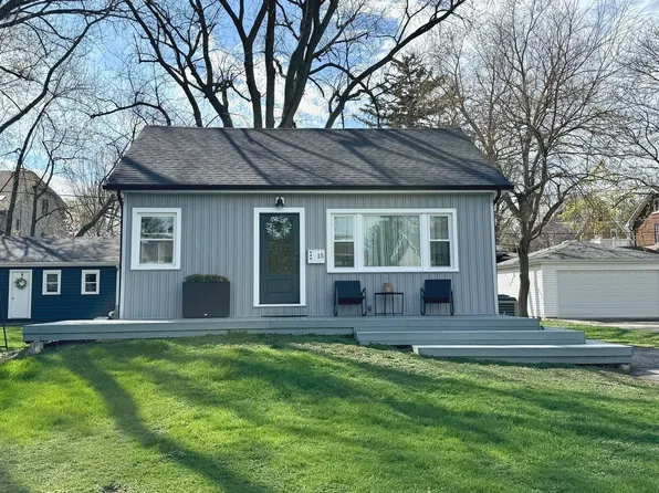 15 S Huffman St, Naperville, IL 60540