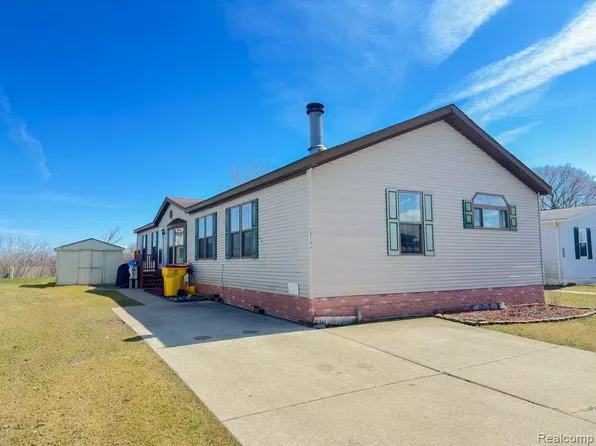 58784 Morning Glory Ave, Lenox, MI 48048