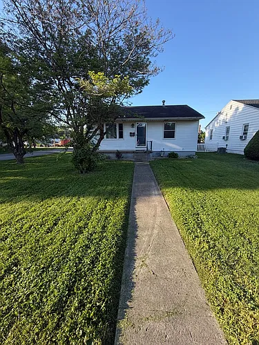 3200 Edgewood Dr Photo 1