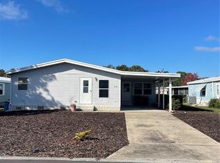 550 Saint Johns Rd, Tavares, FL 32778