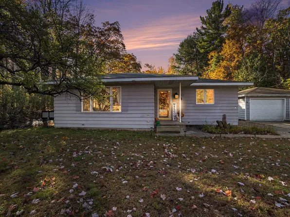 5365 W Rasmussen Rd, Ludington, MI 49431