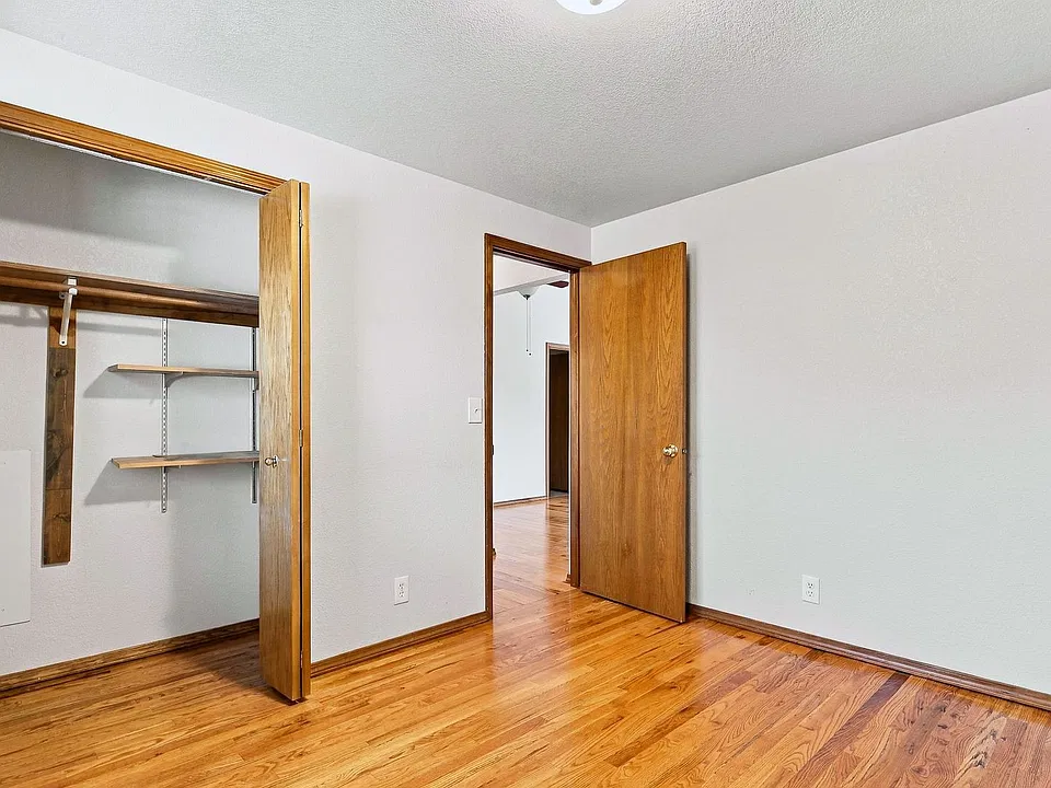 1275 E Boise Ave