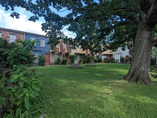 Georgetown Square Apartments, 835 W Lawson St #305dcfe3f, Fayetteville, AR 72703