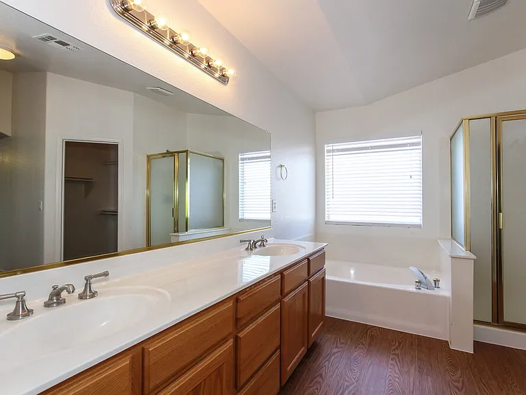 8760 W Melinda Ln — Photo 6