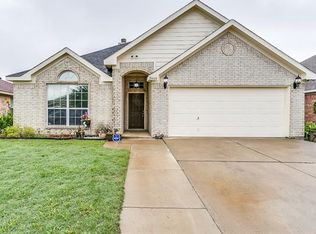 10440 Phantom Hill Rd, Fort Worth, TX 76140