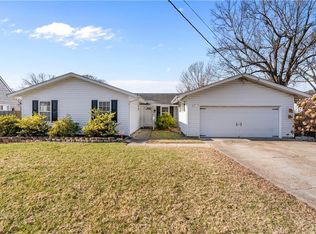 437 E Farmington Rd, Virginia Beach, VA 23454