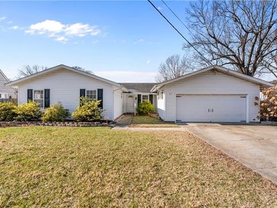 437 E Farmington Rd, Virginia Beach, VA, 23454