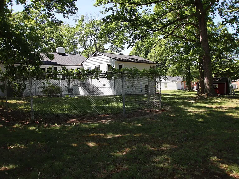 2608 Holly Dr — Photo 6