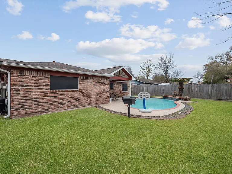 123 Ballantrae Ln — Photo 15