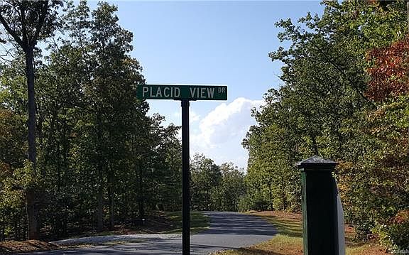 3rd image of 92 Placid View Dr