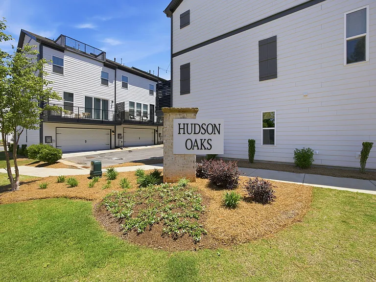 3008 Oak Landing Dr — Photo 42