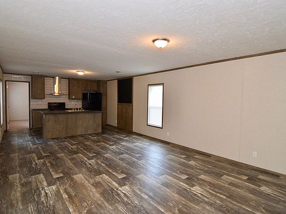 5th image of 127 Teresa Ave