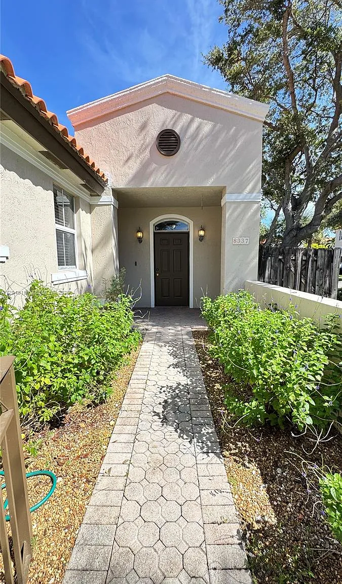 Anchorage At Miami Lakes — Photo 4