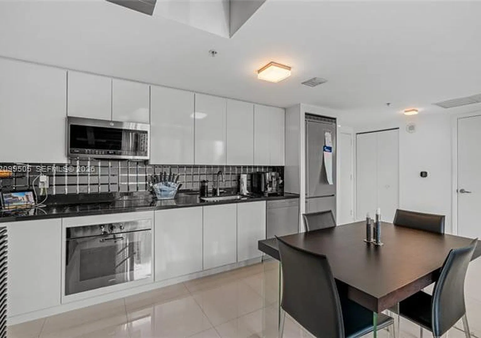 92 SW 3rd St cu-708, Miami, FL 33130 — Photo 1