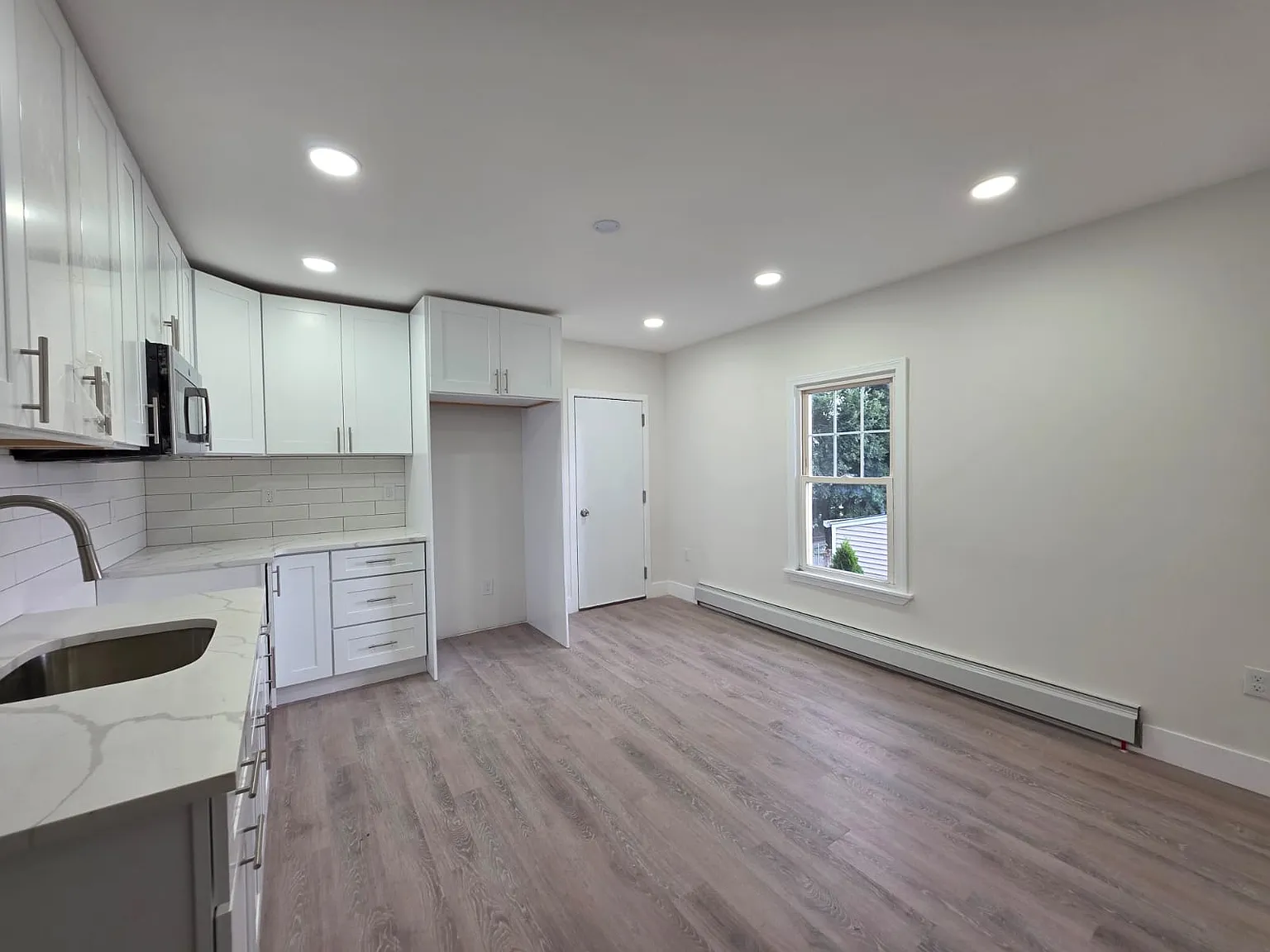 2 bed, $1,600 — Photo 4