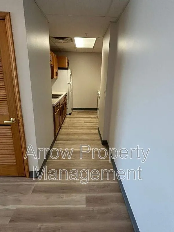 1 bed, 1.0 bath, $585 — Photo 3
