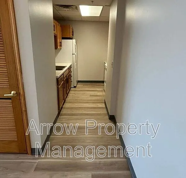 731 E Crawford #3B — Photo 3