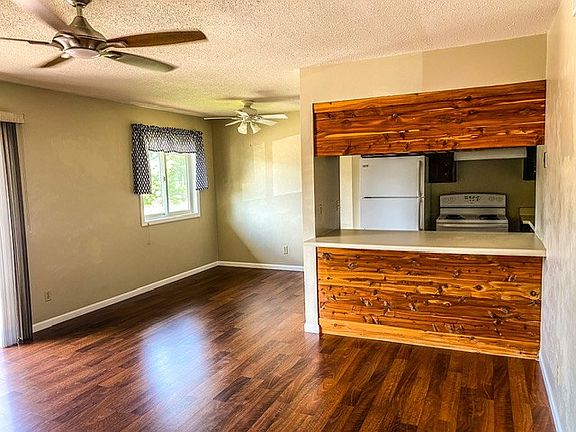 3rd image of 404 Woodwind Ct