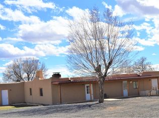 3918 Fields Ln, Santa Fe, NM 87507