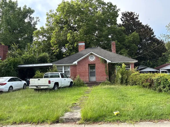 224 Dixon St, Mullins, SC 29574