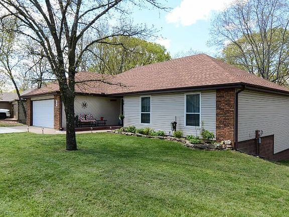 2nd image of 39 Northwoods Dr