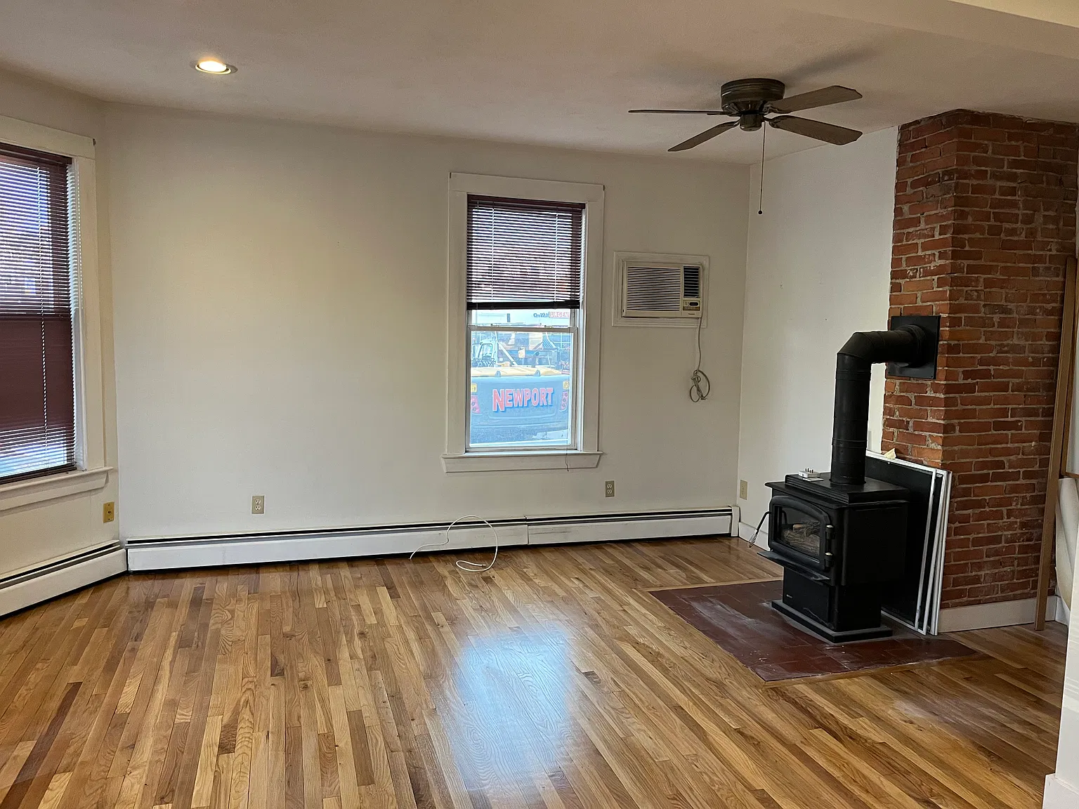2 bed, 850 sqft, $3,450 — Photo 2