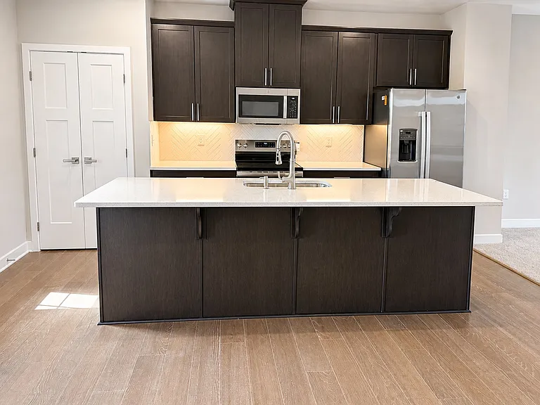 3020 Zuma St — Photo 5