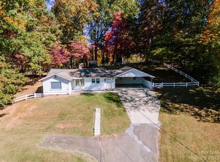 129 Council Cir, Sylva, NC 28779