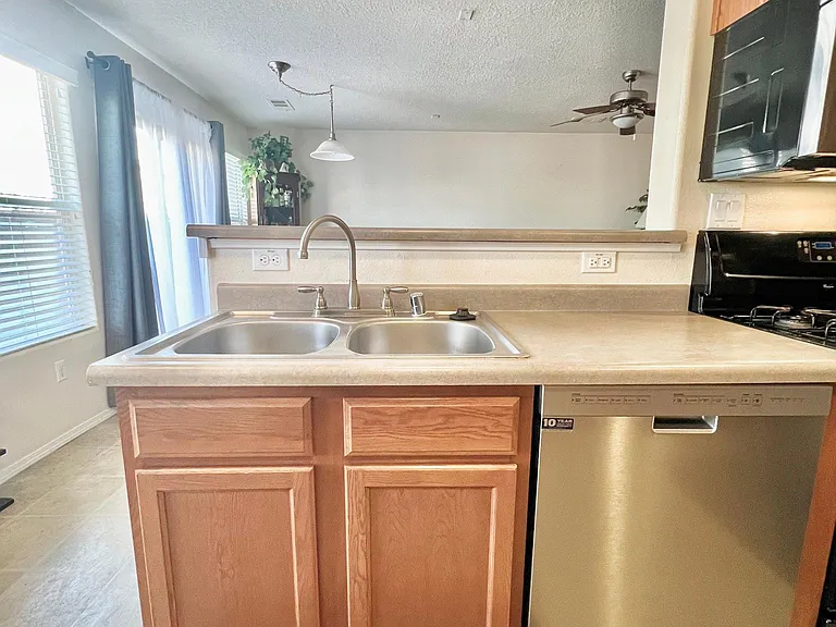 10919 Fort Point Ln NE — Photo 18