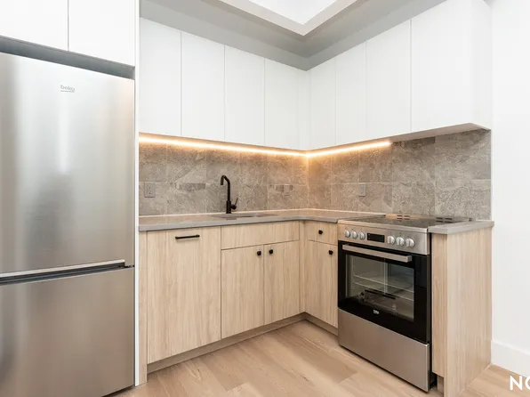 589 Knickerbocker Avenue image 10 of 15