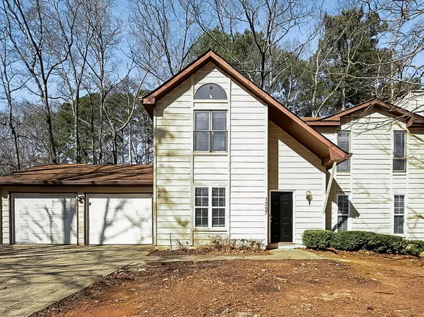 1357 Diplomat Dr, Riverdale, GA 30296