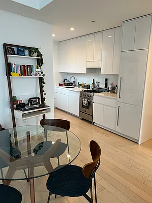 Rented by Luxury Apartments LIC | media 4