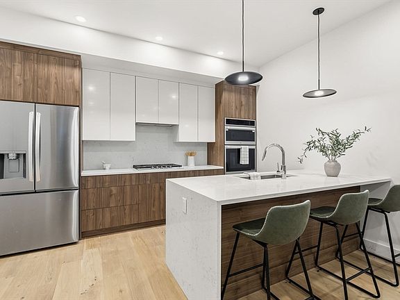 3rd image of 47 Condor St #302