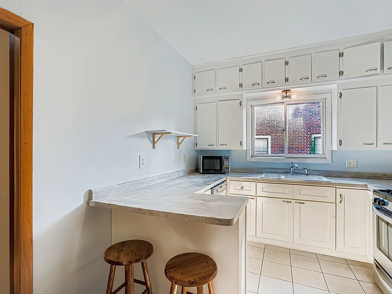 Updated kitchen with dishwasher