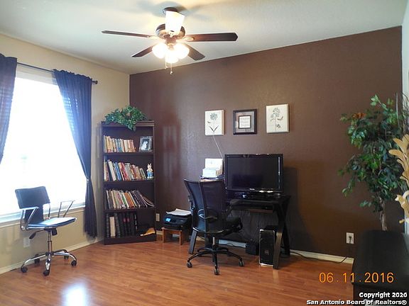5th image of 549 Foxford Run Dr