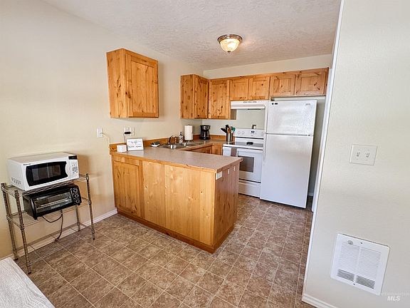 5th image of 300 S Main St #10