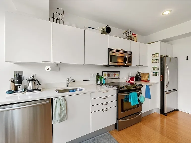 2 Earhart St #421 — Photo 7