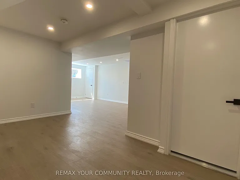 134 Kemano Rd #BASEMENT — Photo 7