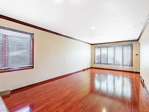 5th image of 11153 S Avenue L