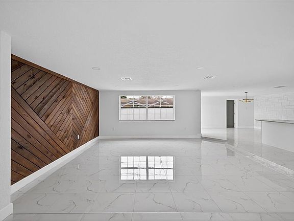 5th image of 7104 King Arthur Dr