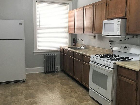 2nd image of 2357 32nd St #2