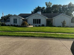 31 Edgewood Ct, Geneseo, IL 61254