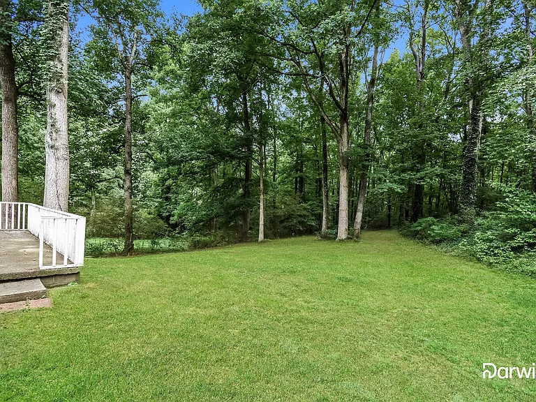 6215 Marilla St — Photo 14