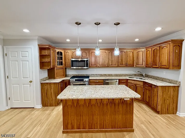48 E Madison Ave — Photo 14